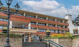 Fletcher Familiehotel De Hunzebergen